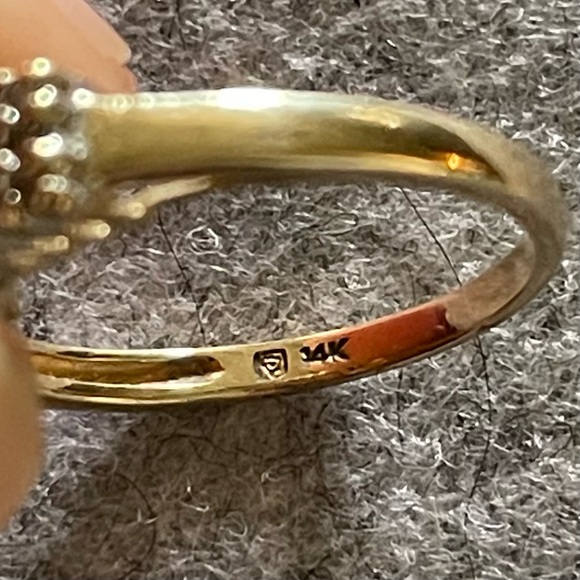 14k gold and Princess cut Peridot ring - Picture 12 of 12